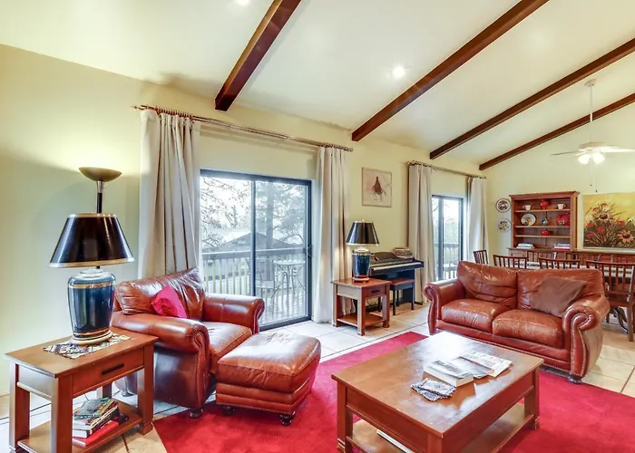 Spacious House 1 Mi To Downtown! Сasa de vacaciones Flagstaff