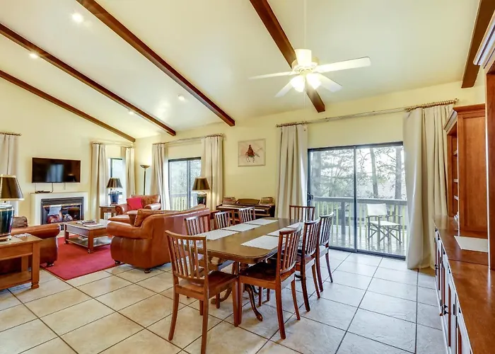 Spacious House 1 Mi To Downtown!