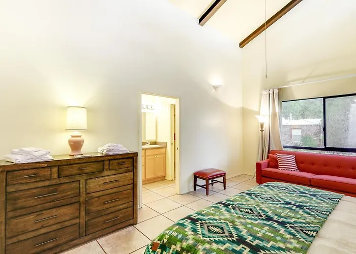 Сasa de vacaciones Spacious House 1 Mi To Downtown!