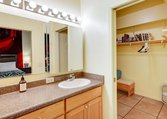 Spacious House 1 Mi To Downtown! *