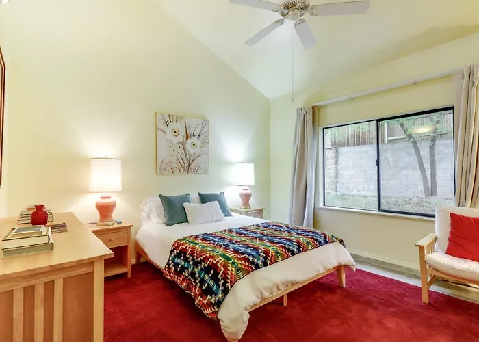 Spacious House 1 Mi To Downtown! Сasa de vacaciones Flagstaff