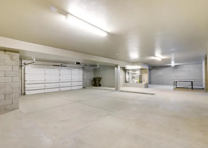 Сasa de vacaciones Spacious House 1 Mi To Downtown! *