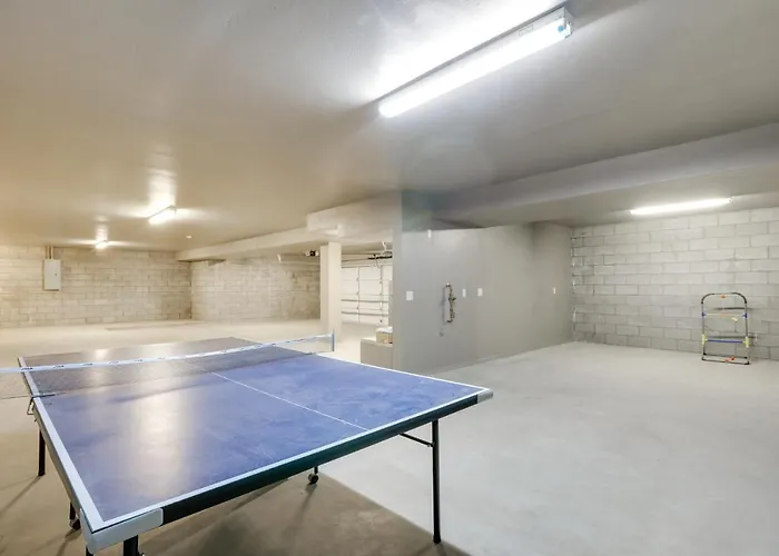 Spacious House 1 Mi To Downtown! *